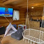 Chalet Medveď, Vlk, Líška Zrubová Rozprávka Nad Rybníkom Kostolna Ves