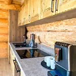 Chalet Medveď, Vlk, Líška Zrubová Rozprávka Nad Rybníkom Kostolna Ves