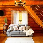 Medveď, Vlk, Líška Zrubová Rozprávka Nad Rybníkom Chalet Kostolna Ves
