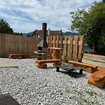 Chalet Medveď, Vlk, Líška Zrubová Rozprávka Nad Rybníkom *