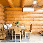 Chalet Medveď, Vlk, Líška Zrubová Rozprávka Nad Rybníkom