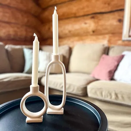 Medveď, Vlk, Líška Zrubová Rozprávka Nad Rybníkom *