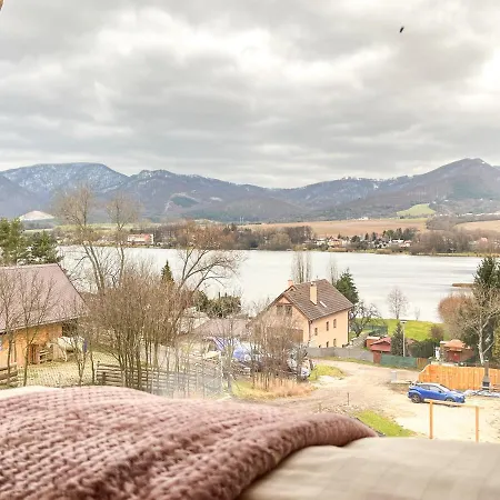 Medveď, Vlk, Líška Zrubová Rozprávka Nad Rybníkom Horská chata Kostolna Ves