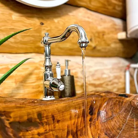 Horská chata Medveď, Vlk, Líška Zrubová Rozprávka Nad Rybníkom