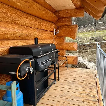 Medveď, Vlk, Líška Zrubová Rozprávka Nad Rybníkom Kostolna Ves