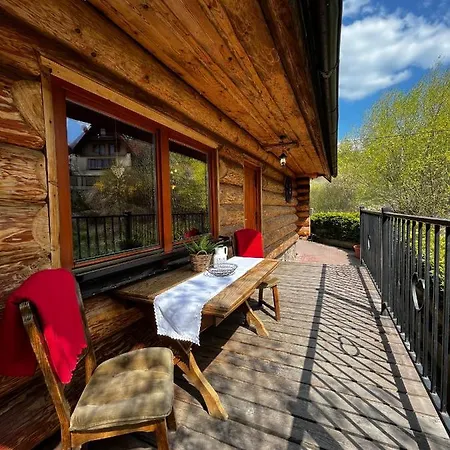 Medveď, Vlk, Líška Zrubová Rozprávka Nad Rybníkom *