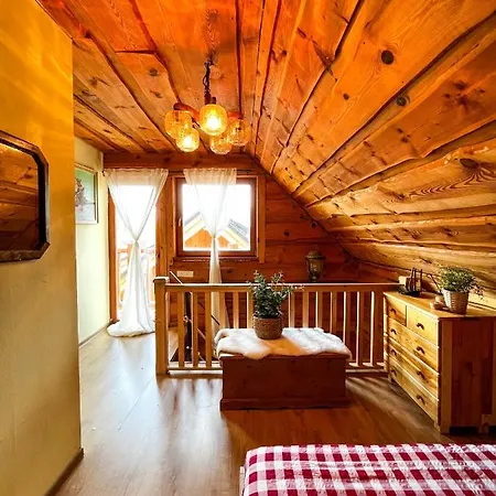 Medved, Vlk, Liska Zrubova Rozpravka Nad Rybnikom 木屋 *