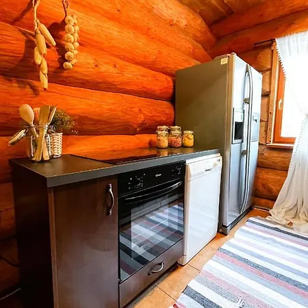 木屋 Medved, Vlk, Liska Zrubova Rozpravka Nad Rybnikom Kostolna Ves