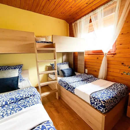 Medved, Vlk, Liska Zrubova Rozpravka Nad Rybnikom Chalet *