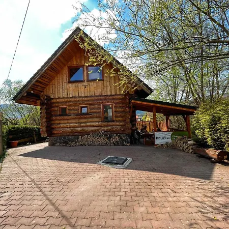 Medveď, Vlk, Líška Zrubová Rozprávka Nad Rybníkom Kostolna Ves