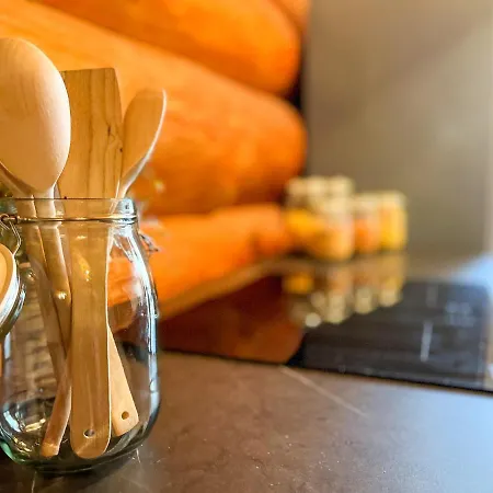 Horská chata Medveď, Vlk, Líška Zrubová Rozprávka Nad Rybníkom Kostolna Ves