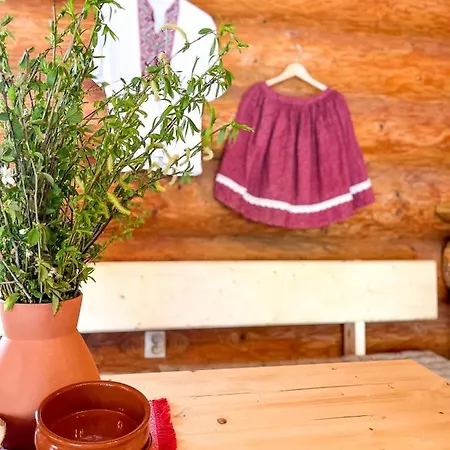 Horská chata Medveď, Vlk, Líška Zrubová Rozprávka Nad Rybníkom *