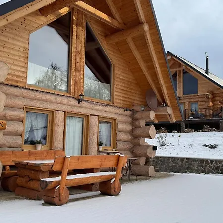 Medved, Vlk, Liska Zrubova Rozpravka Nad Rybnikom *