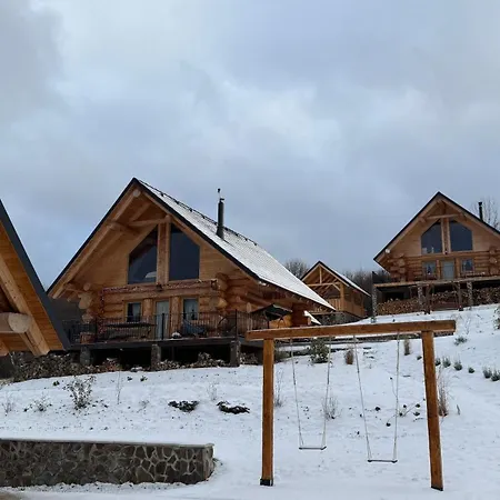 Medveď, Vlk, Líška Zrubová Rozprávka Nad Rybníkom Kostolna Ves