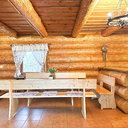 Medved, Vlk, Liska Zrubova Rozpravka Nad Rybnikom Chalet *