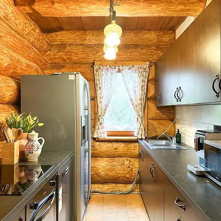 Medved, Vlk, Liska Zrubova Rozpravka Nad Rybnikom *