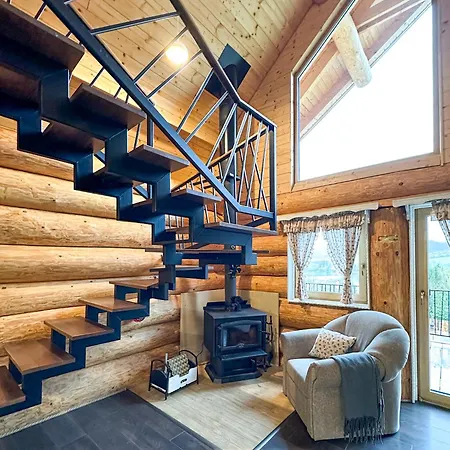 Medveď, Vlk, Líška Zrubová Rozprávka Nad Rybníkom Horská chata Kostolna Ves