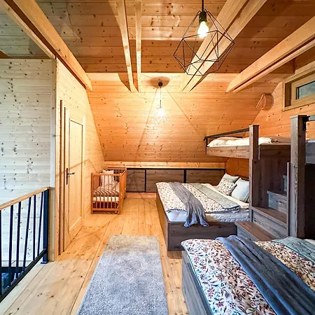 Medved, Vlk, Liska Zrubova Rozpravka Nad Rybnikom * Kostolna Ves