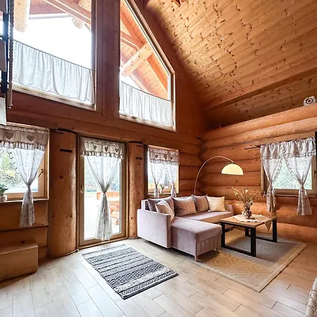 Medved, Vlk, Liska Zrubova Rozpravka Nad Rybnikom Chalet