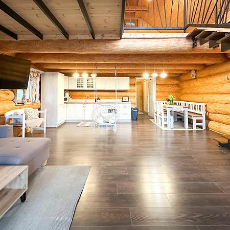 Medveď, Vlk, Líška Zrubová Rozprávka Nad Rybníkom * Kostolna Ves