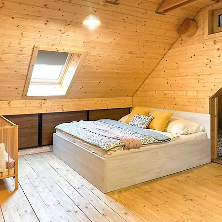 Horská chata Medveď, Vlk, Líška Zrubová Rozprávka Nad Rybníkom *