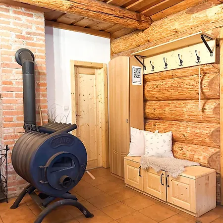 Medveď, Vlk, Líška Zrubová Rozprávka Nad Rybníkom Kostolna Ves