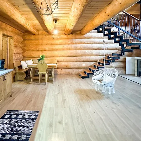 Medveď, Vlk, Líška Zrubová Rozprávka Nad Rybníkom * Kostolna Ves