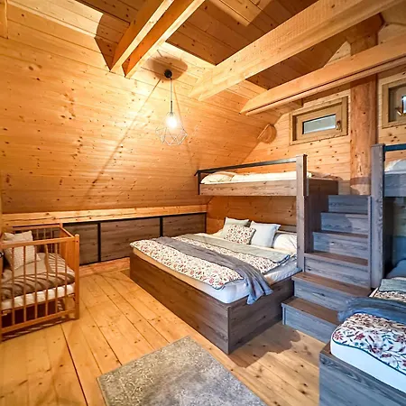 木屋 Medved, Vlk, Liska Zrubova Rozpravka Nad Rybnikom *