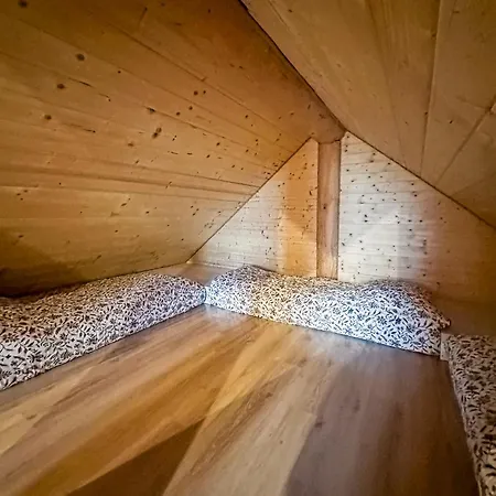 Horská chata Medveď, Vlk, Líška Zrubová Rozprávka Nad Rybníkom Kostolna Ves