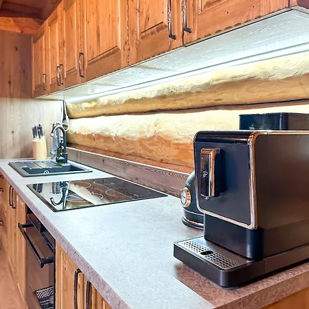 Medveď, Vlk, Líška Zrubová Rozprávka Nad Rybníkom Horská chata *