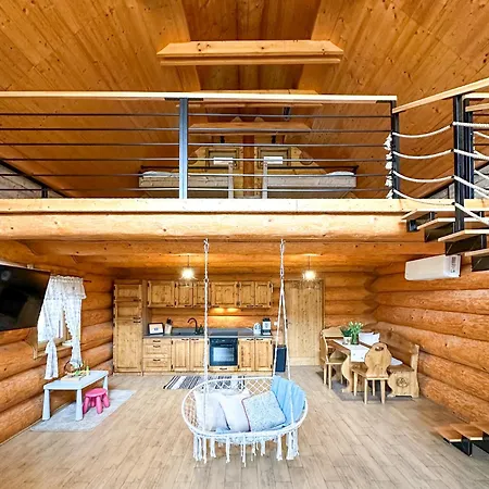 Medveď, Vlk, Líška Zrubová Rozprávka Nad Rybníkom Kostolna Ves