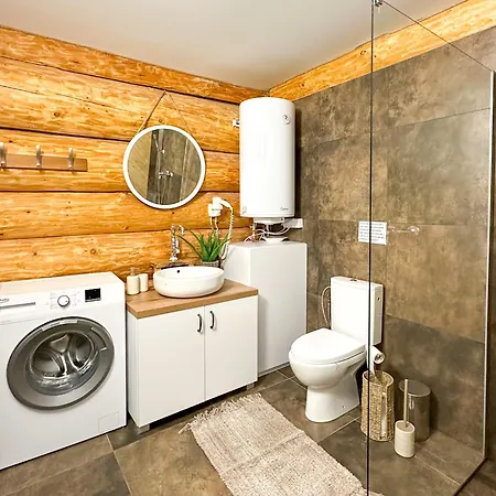 Horská chata Medveď, Vlk, Líška Zrubová Rozprávka Nad Rybníkom Kostolna Ves