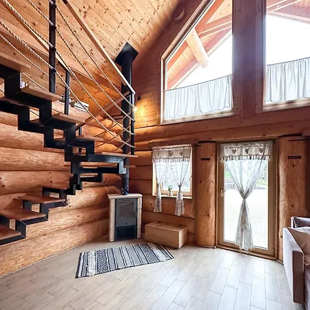 Medved, Vlk, Liska Zrubova Rozpravka Nad Rybnikom *